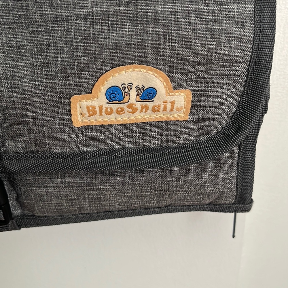 Blue Snail Portable Baby changing pad - Picture 2 of 15